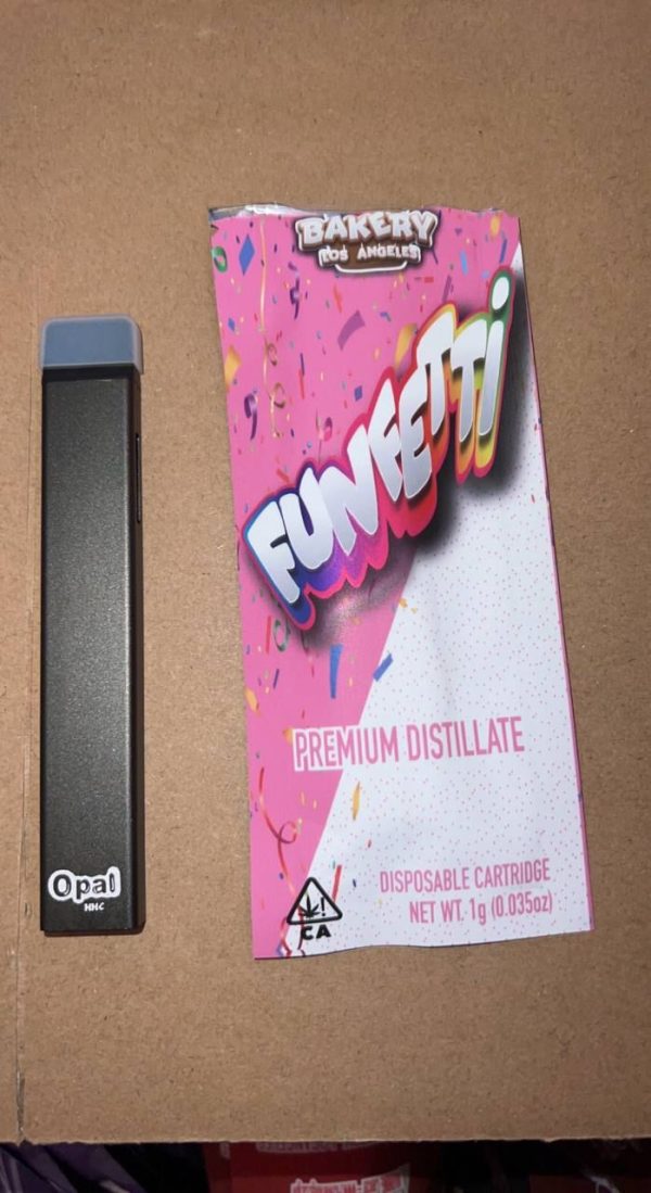 Funnfetti disposable vape